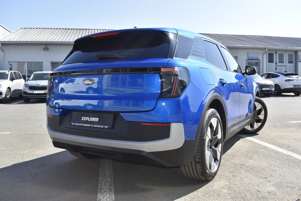 Ford Explorer FORD Explorer Premium RWD 286 CP