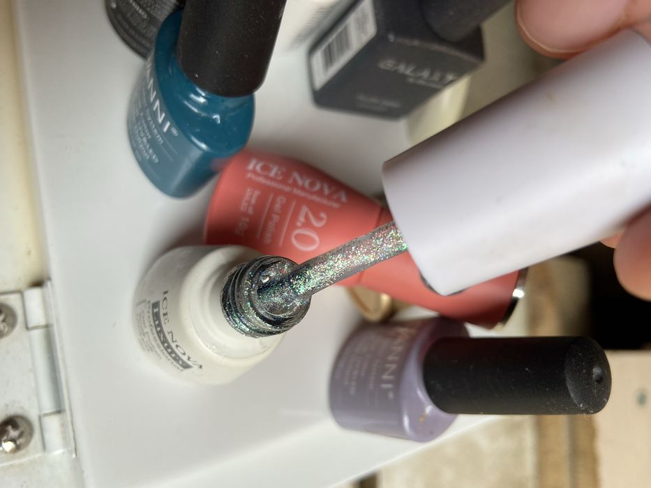 гелевые лаки продаются