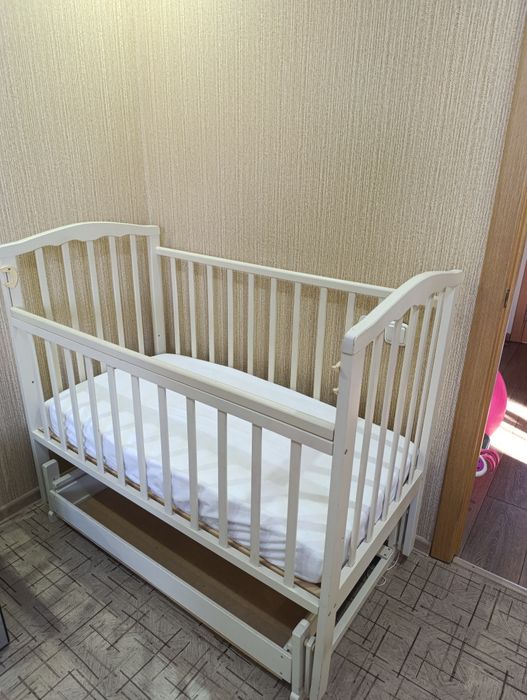 Детская кроватка