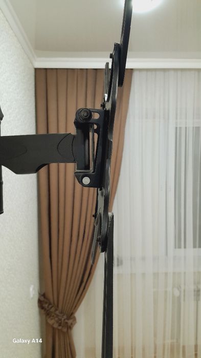 Кронштейн на телевизор