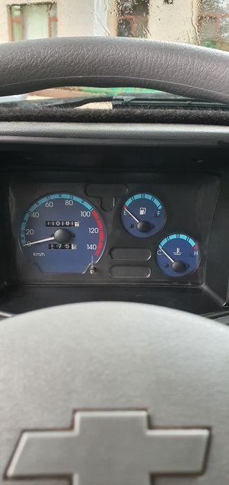 Damas 2023 bir qol moshina