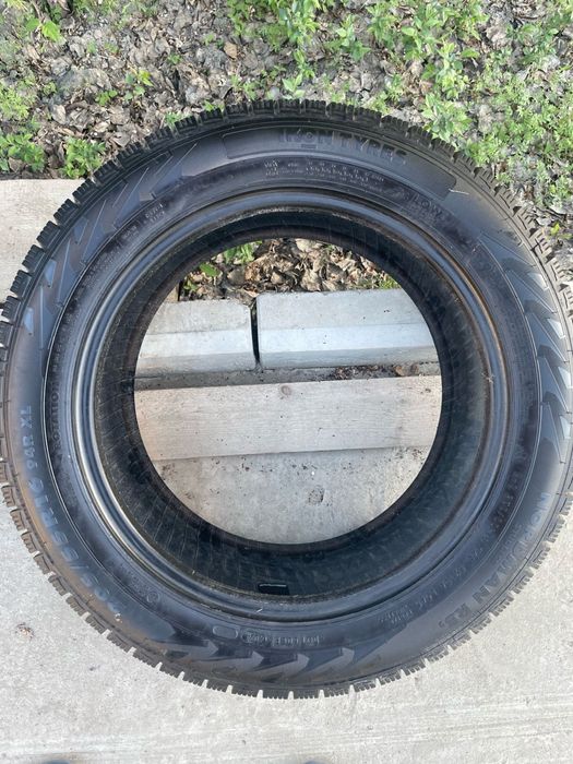 Продам зимние шины 205/55/16
