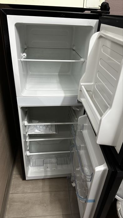 Холодильник почти новый.