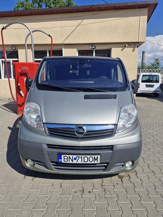 Opel Vivaro 2.5 CDTI (2464 cmc) – 5 Locuri – Autoutilitară N1