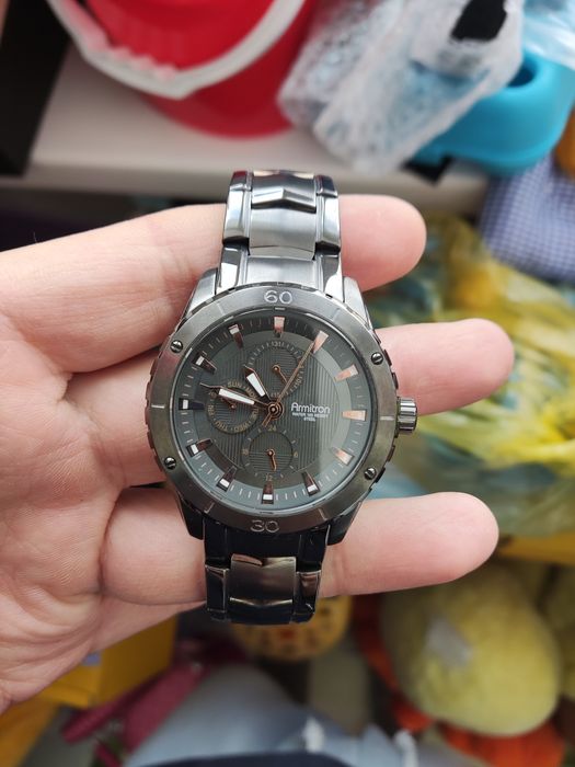 Няколко мъжки часовника