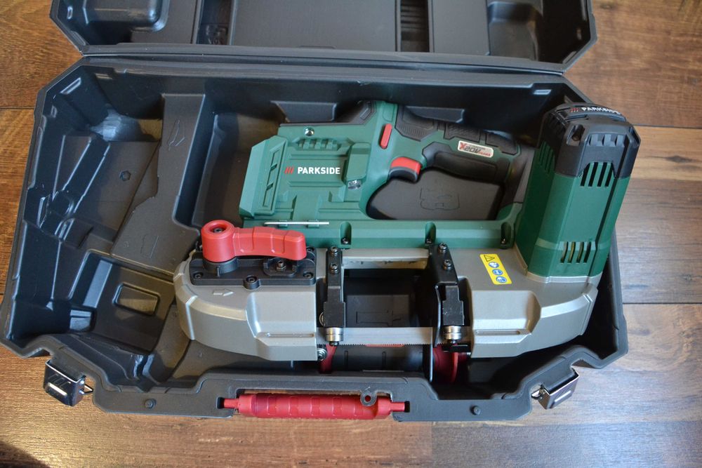 Акумулаторна лентова отрезна машина Parkside 20V