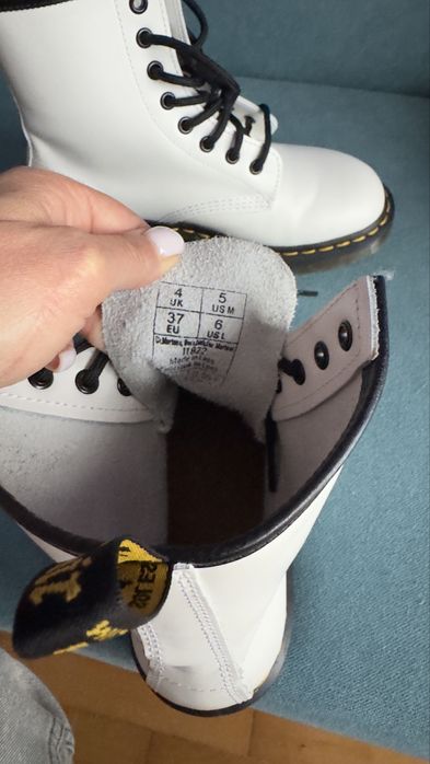 Боти Dr Martens.