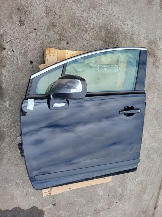 Vindem usa staga fata  Peugeot 3008