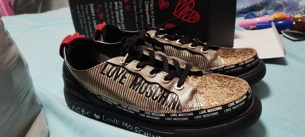 Маратонки LOVE Moshchino