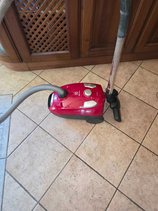 Прахосмукачка Electrolux EasyGO