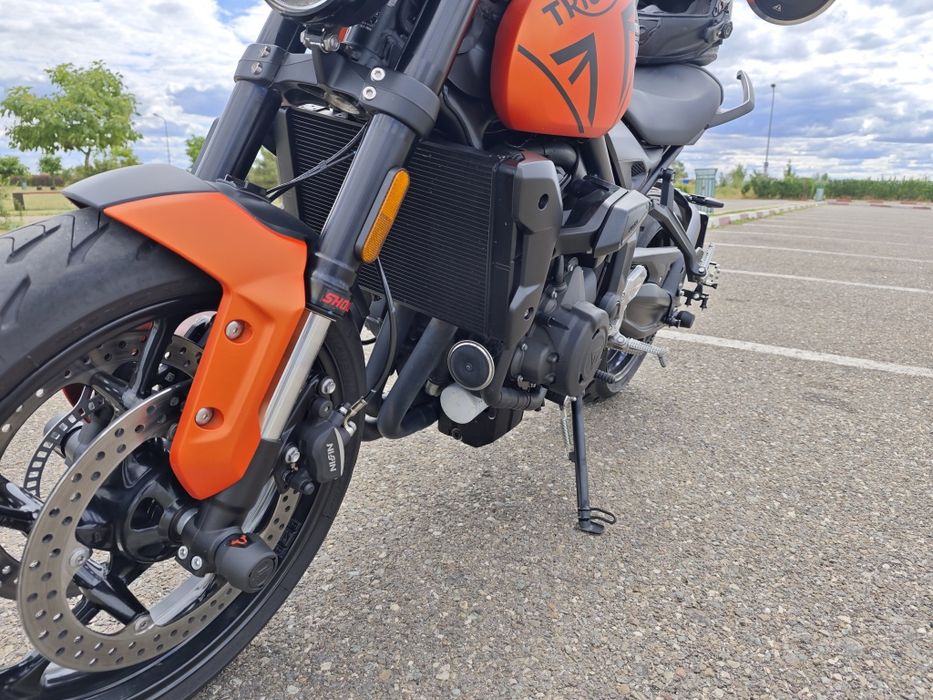 Vând Triumph trident 660 2023