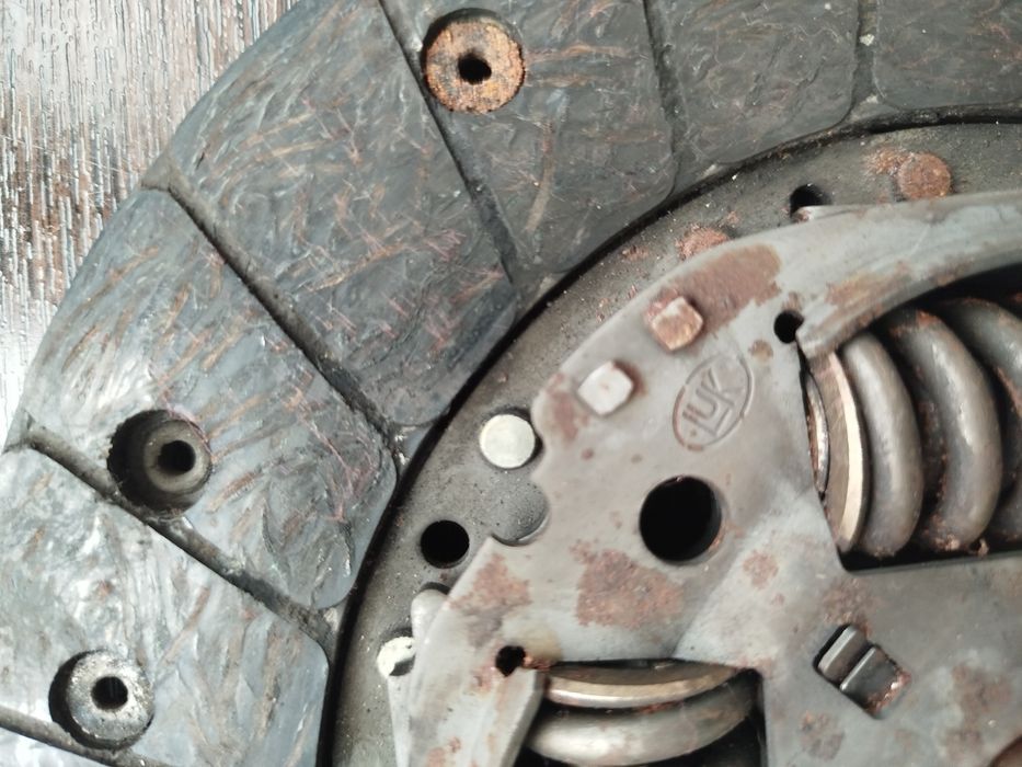 Продам диск сцепления на Пассат б3, двигатель 2е .