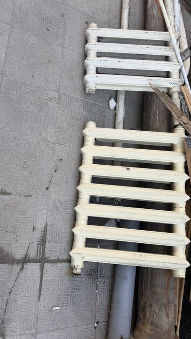 Продам чугунную батарею бу