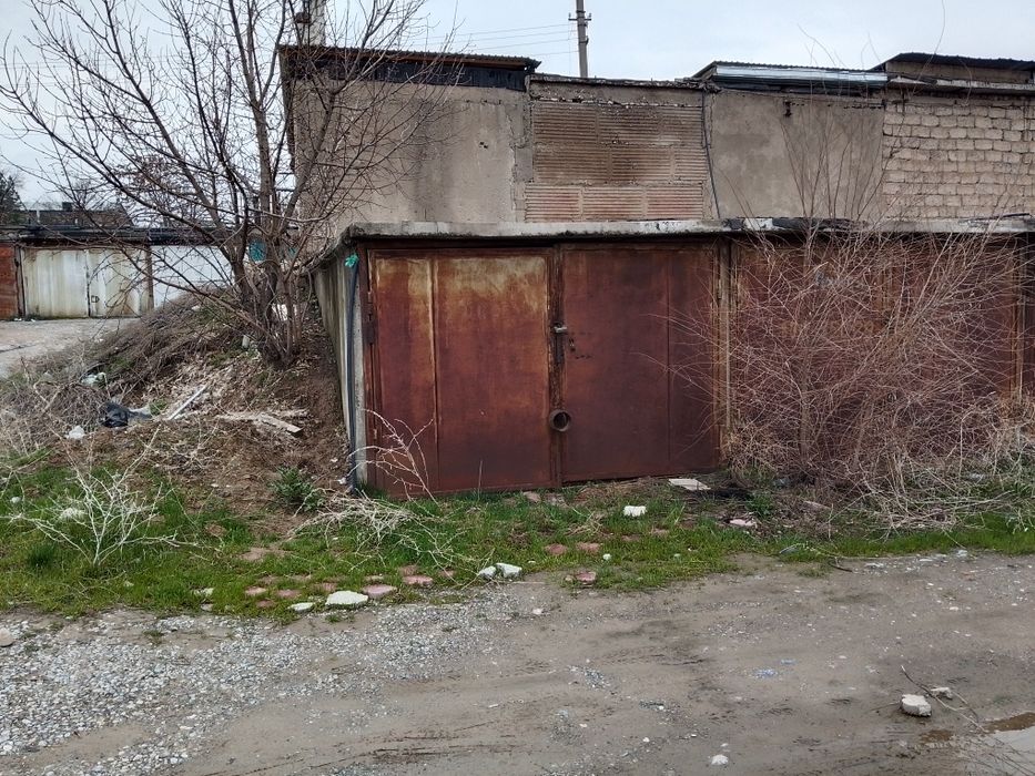 Продам 2 гаража подрят