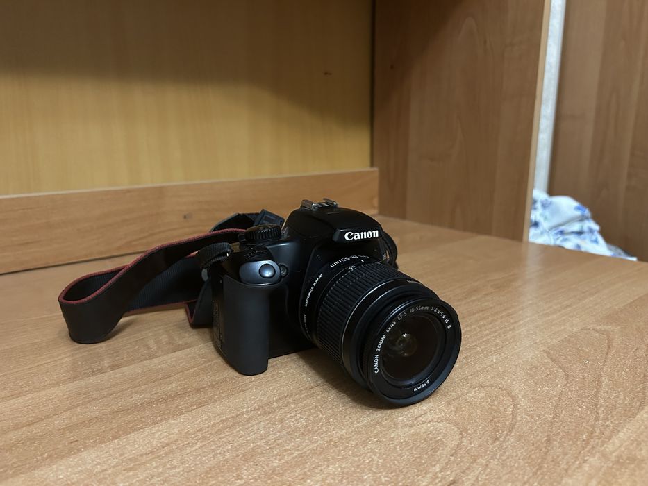 Фотоаппарат Canon 1000D