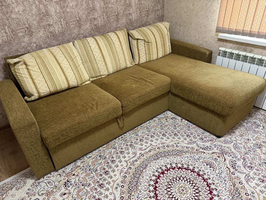 Диван угловой б/у