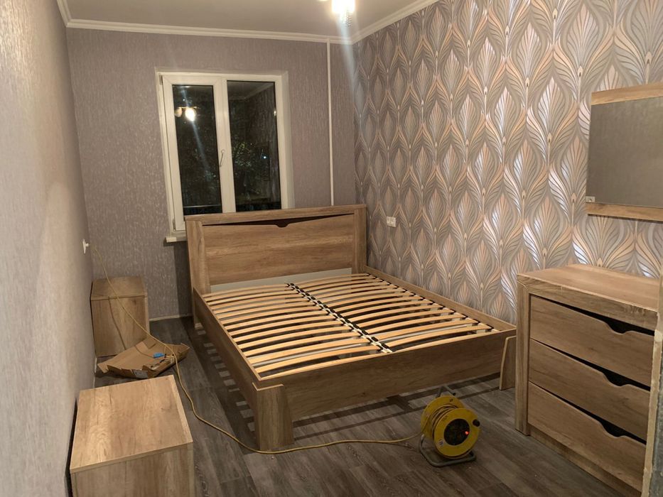 Продам спальный гарнитур