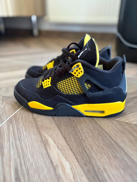 Adidasi Air Jordan 4