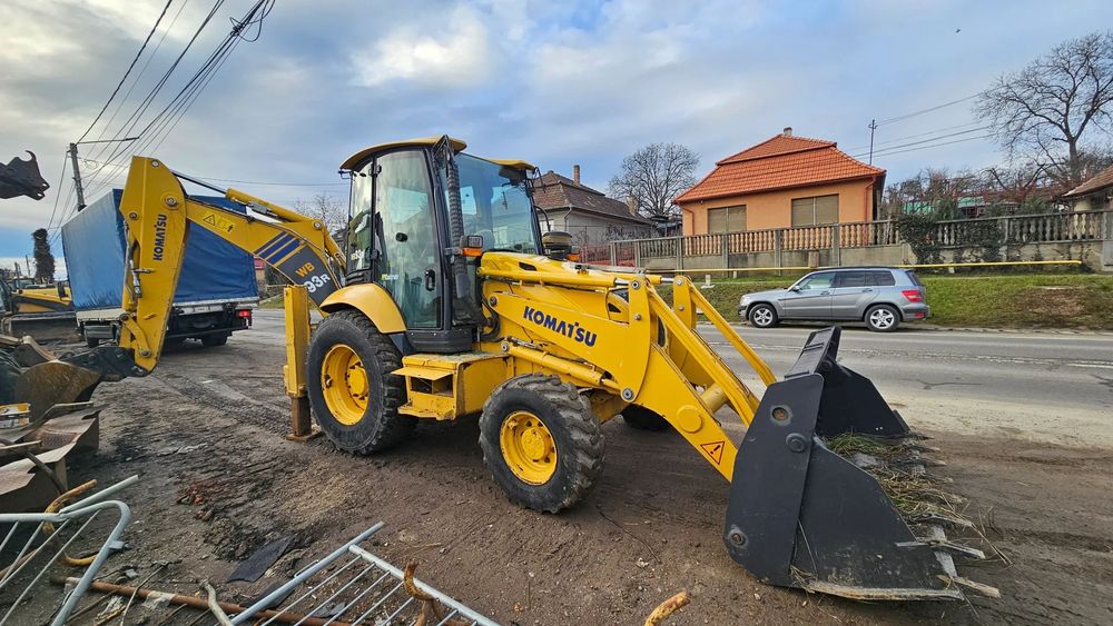 Komatsu WB93R Buldoexcavator WB 93 R