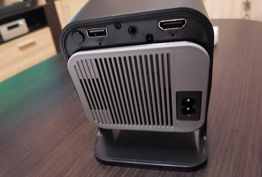 Transport gratuitVideoproiector led, suport 4k, 390 lumen, android, BT