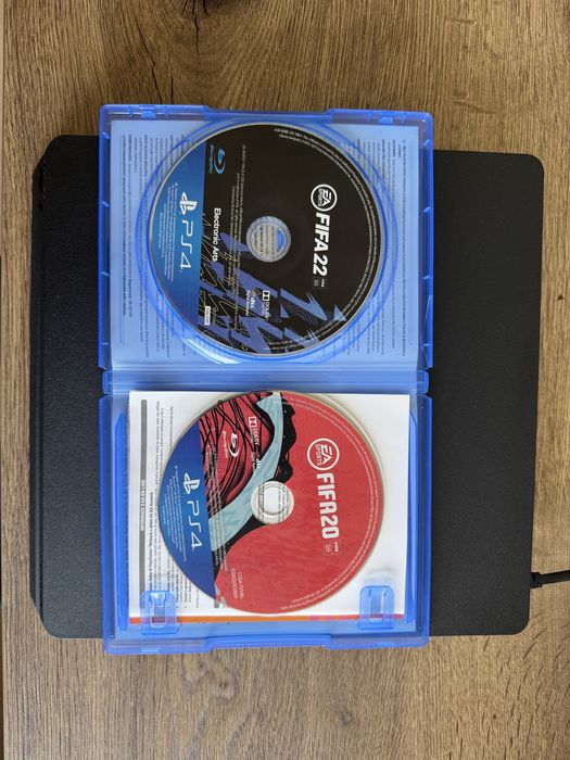PlayStation 4 PS4 Slim + 2 controllere + jocuri FIFA