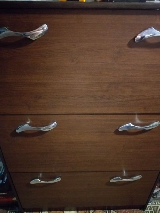 Продам обувницу б/у