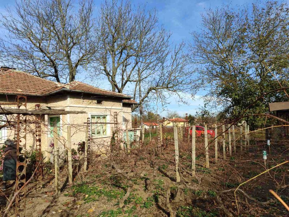 Продава се Къща в с. Дъбовик, Област Добрич - 100 кв.м за 164 €/кв.м - Снимка #1