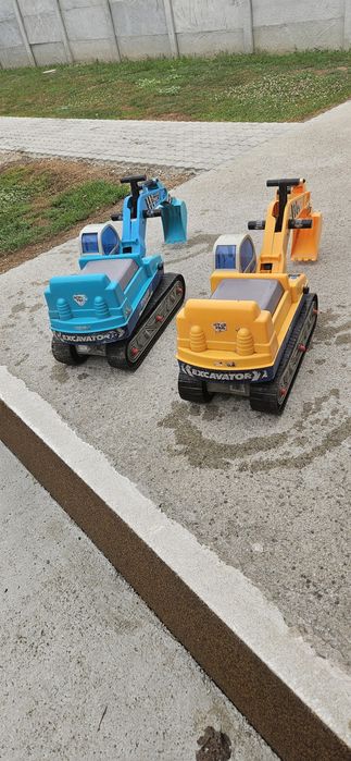 Excavatoare copiii 2 buc în stare bună de funcționare
