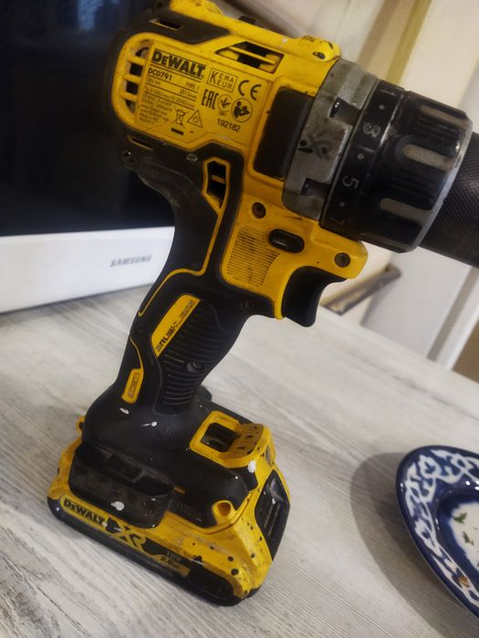 DeWalt instrument