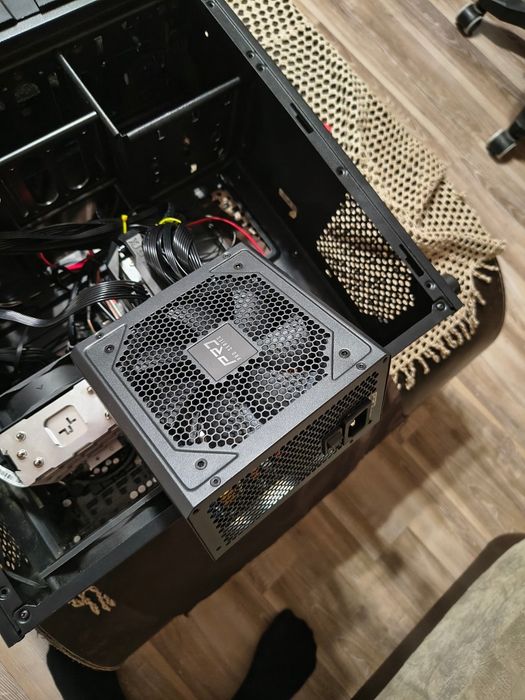 Геймърски Компютър GTX 1660 SUPER 6GB | i3-8100 | 16GB RAM | 256GB SSD | Готов за CS2, GTA V, Fortnite, Valorant