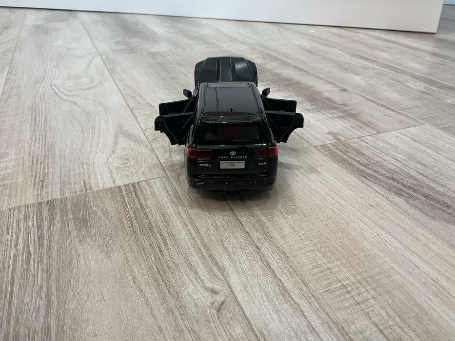 Машину игрушечная, с прицепом