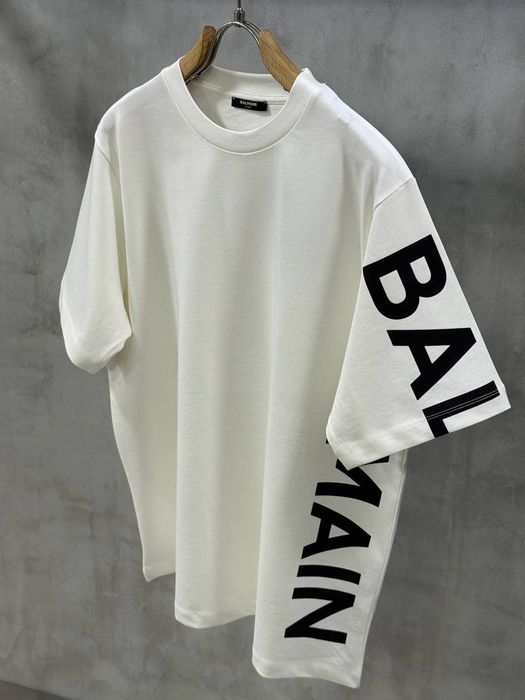 Модерни мъжки тениски BALMAIN – стил, комфорт и перфектна визия за лятото!