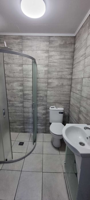 Реновирана къща в Западна промишлена зона! Готова за нанасяне!