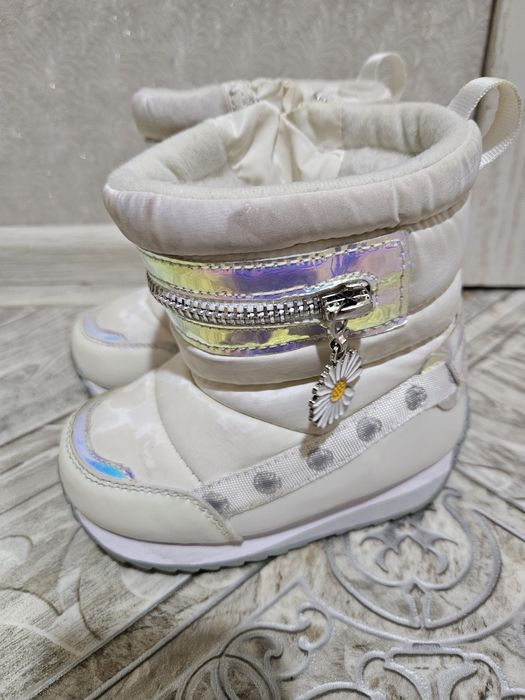 Продам сапоги-дутыши 23 р