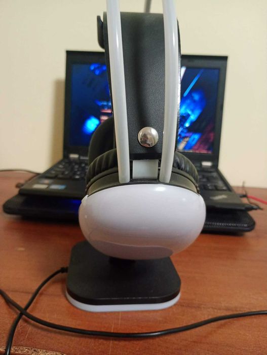 Геймърски без жични слушалки RGB светлини