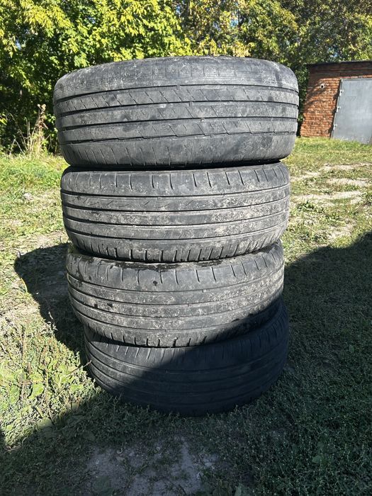 Продам резину 215/55/r17