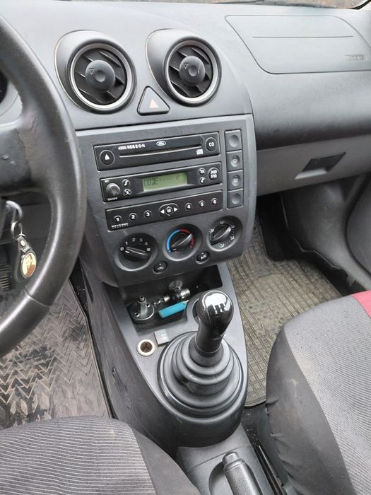 De vanzare Ford Fiesta benzina si gpl