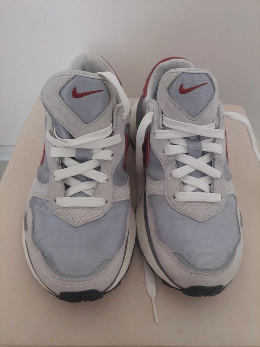 Дамски маратонки Nike