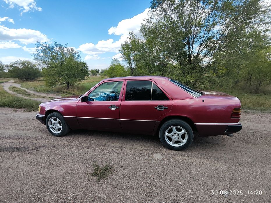 Продаётся Мерседес 124