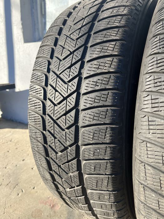 4 бр. зимни 235/60/18 Pirelli DOT 4220  5-6 mm