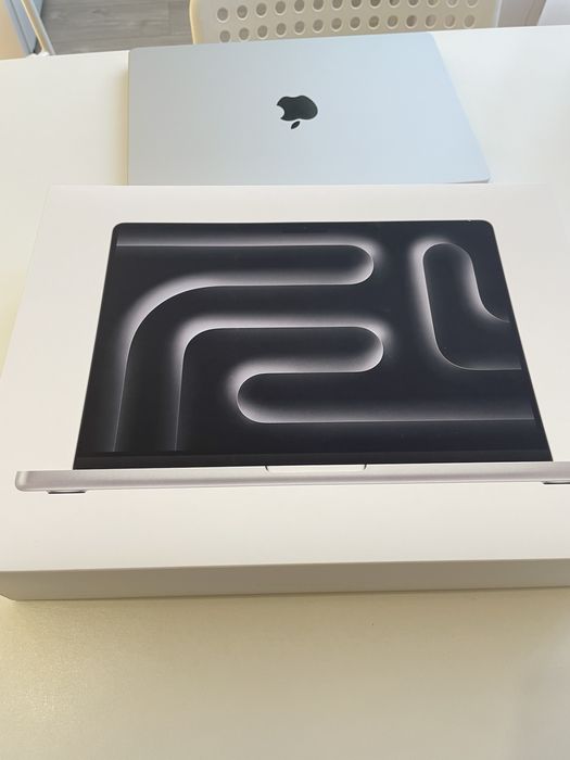 Продаю макбук macbook pro m3, 8Gb, 512 SSD