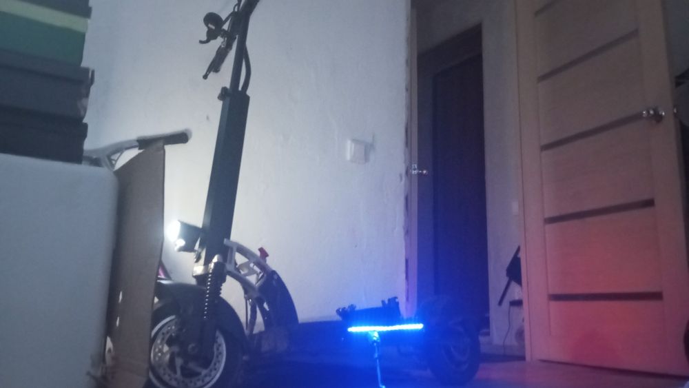 Продам электросамокат