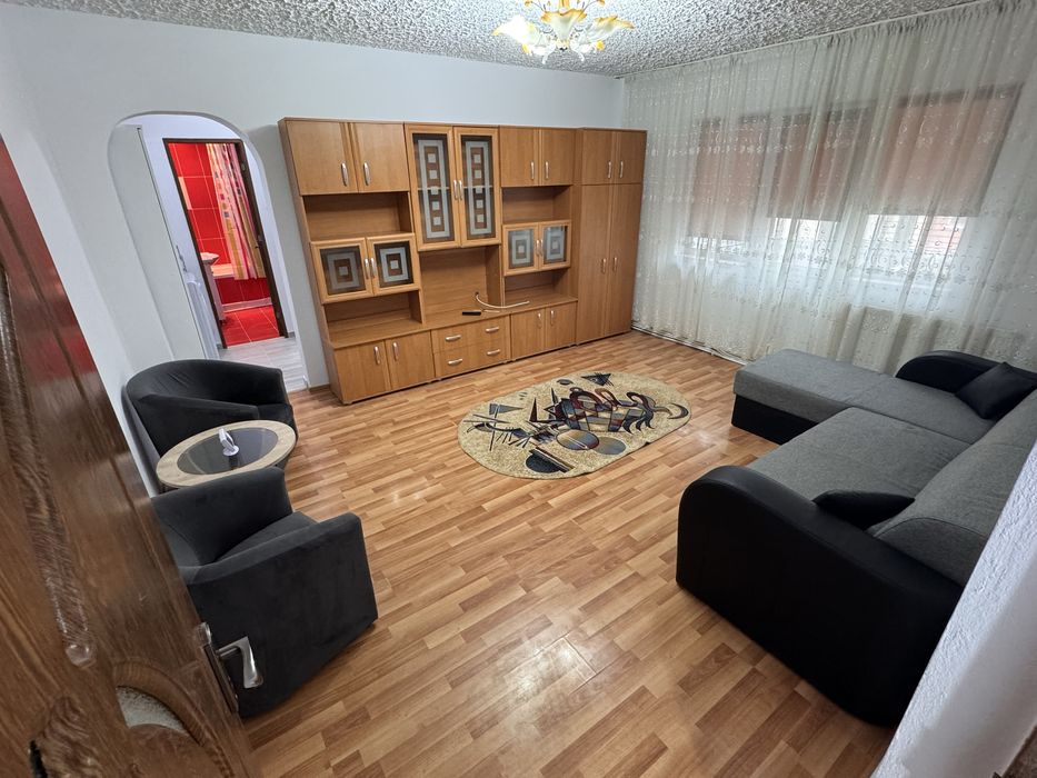 Inchiriez apartamen cu doua camere