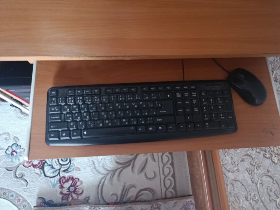 Продаем компьютер с компютерным столом