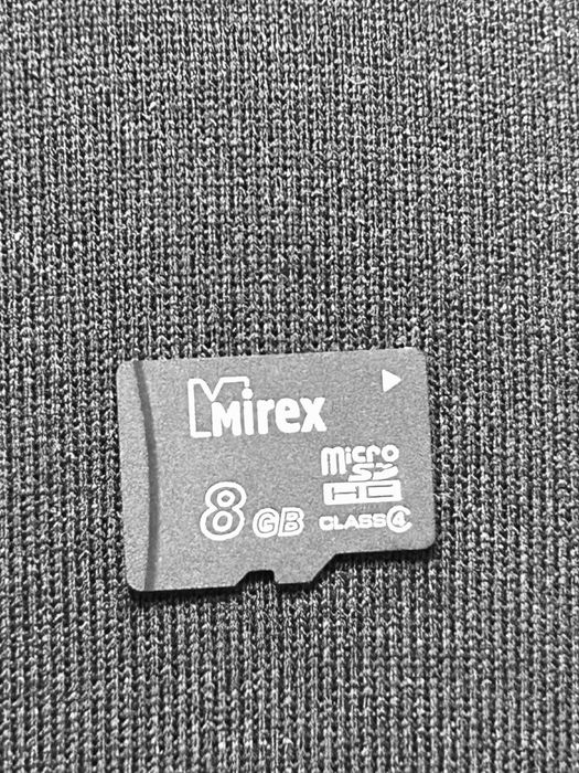 SD накопитель на 8gb