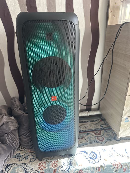 Продам jbl partybox 1000 новая