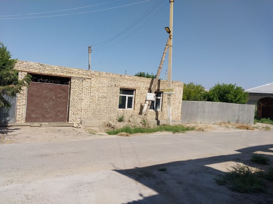 Uchastka sotiladi hamma sharoiti bor narxi 30$ yana keliwamiz joyi zor