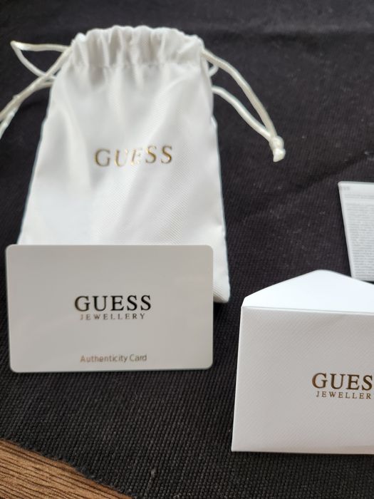 Дамско колие Guess