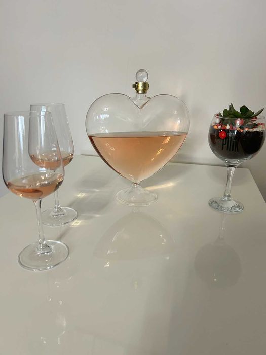 Стъклена бутилка във формата на сърце!