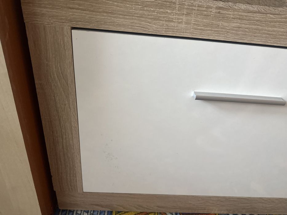 Comoda televizor